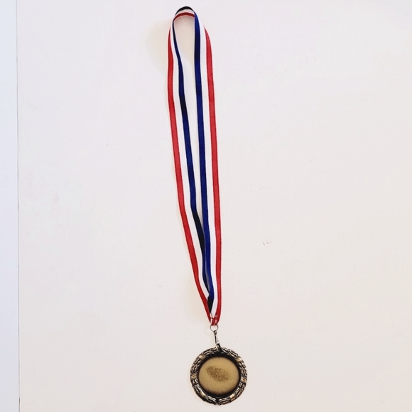 Blank award medal - Picture 1 of 7